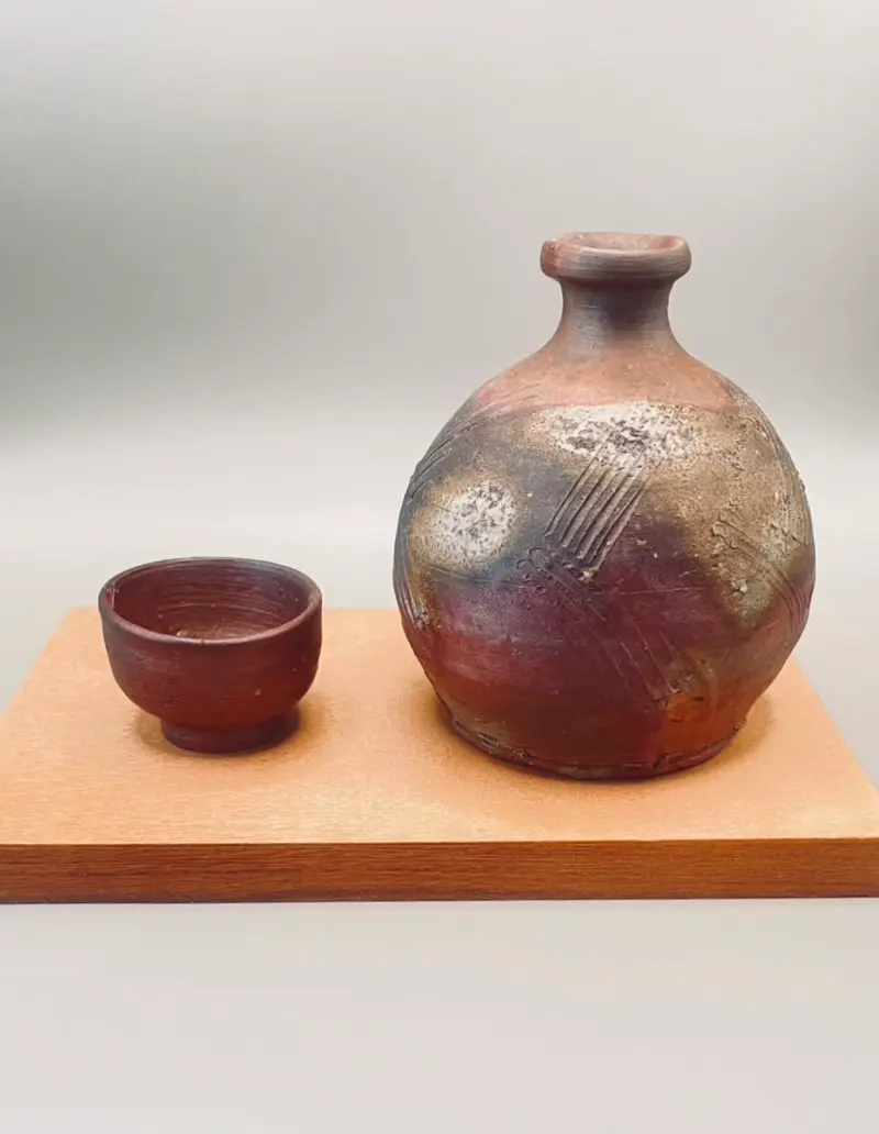 Bizen-yaki Sake Set: The Essence of Earth and Fire