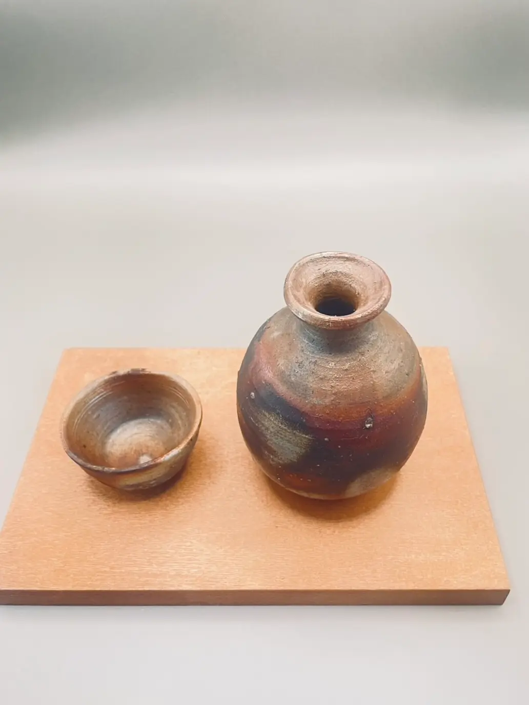 Bizen-yaki Sake Set: Silvery Ash and Earth Tones - view 2